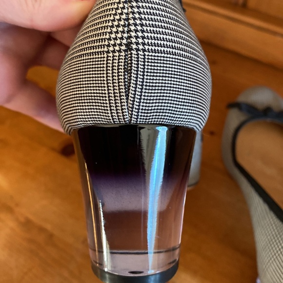 Ferragamo black & white plaid with plexiglass heel & bow detail - Picture 11 of 11